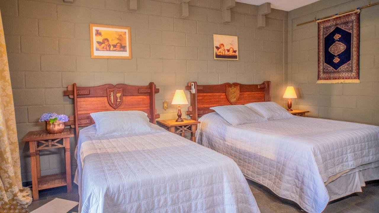 Camelot Inn