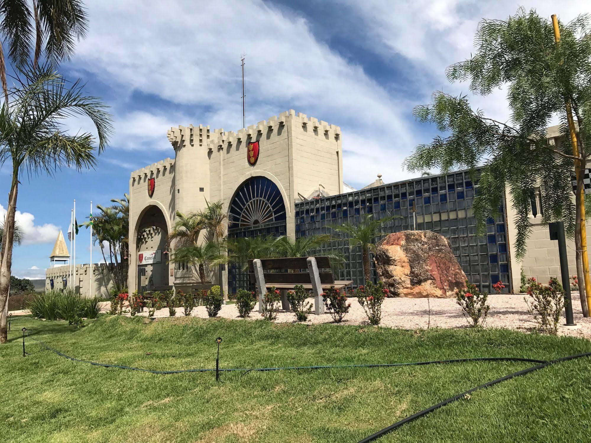 Camelot Inn