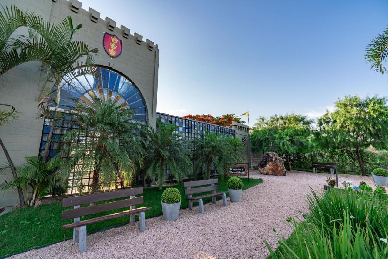 Camelot Inn 3*