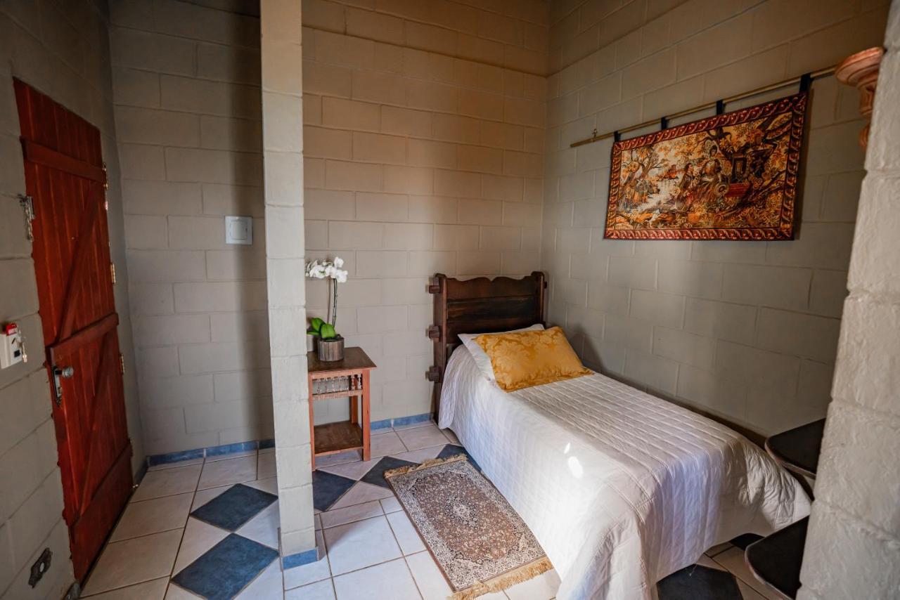 Camelot Inn 3*
